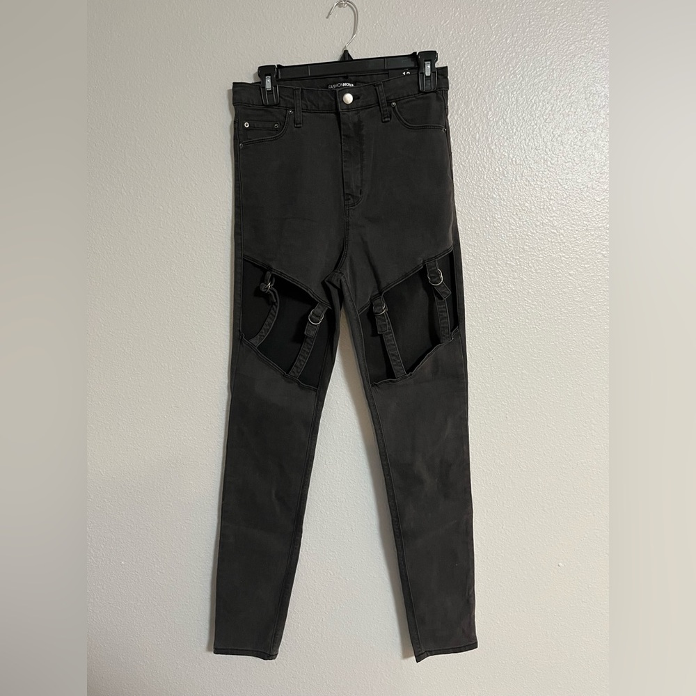Fashion Nova High Rise Jeans. Color: Black. Size: 13.